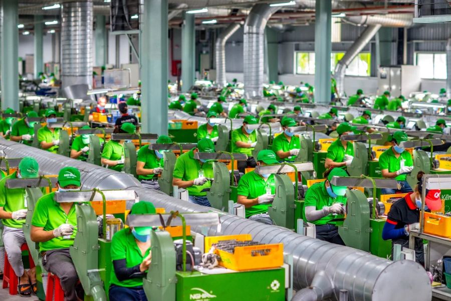 Đội ngũ thợ tay nghề cao thiết kế sản phẩm tỉ mỉ, tinh xảo