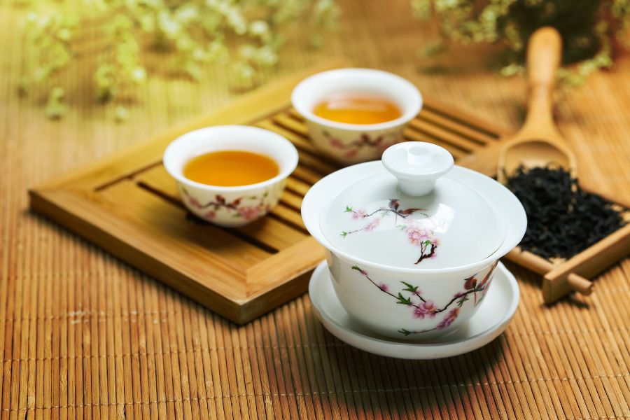 Bộ ấm trà được nhiều doanh nghiệp lựa chọn dành tặng khách hàng trung niên