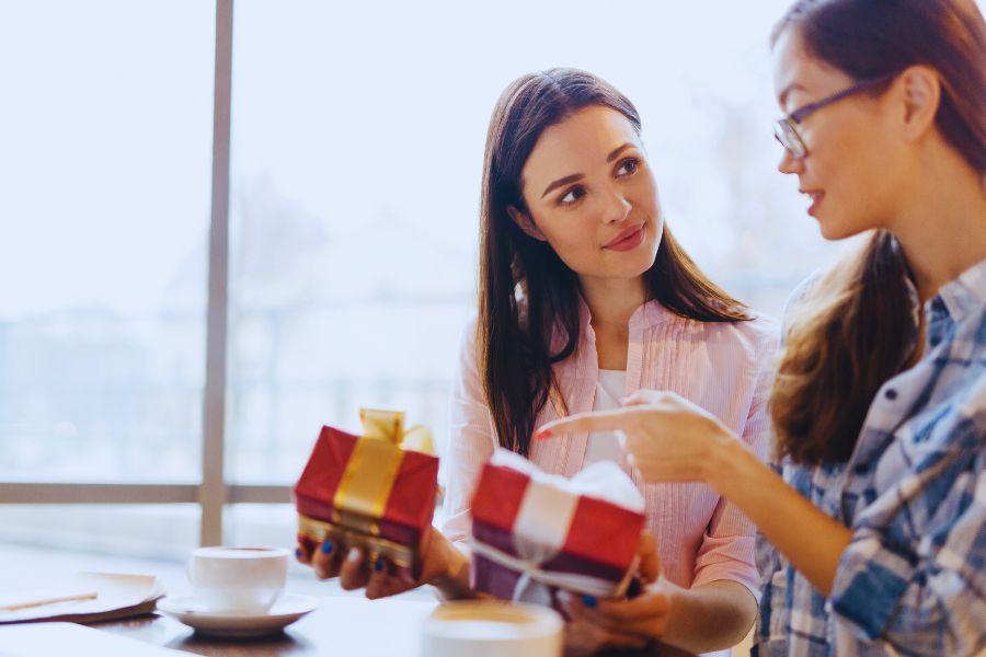 Nắm rõ sở thích người nhận sẽ giúp bạn tìm được món quà phù hợp