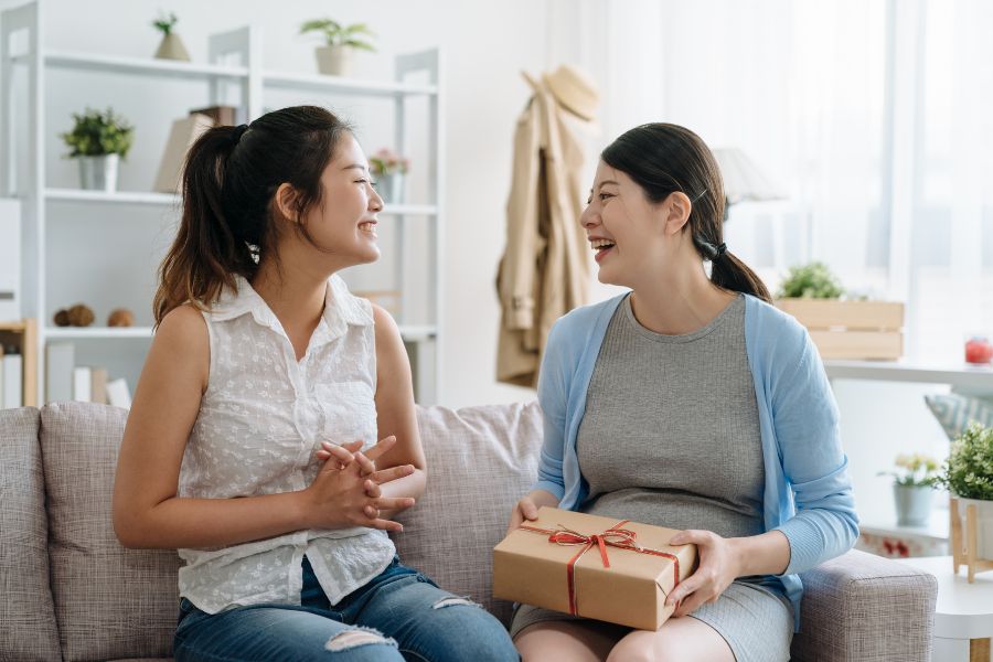 Tặng quà sinh nhật cho sếp nữ để thể hiện sự quan tâm