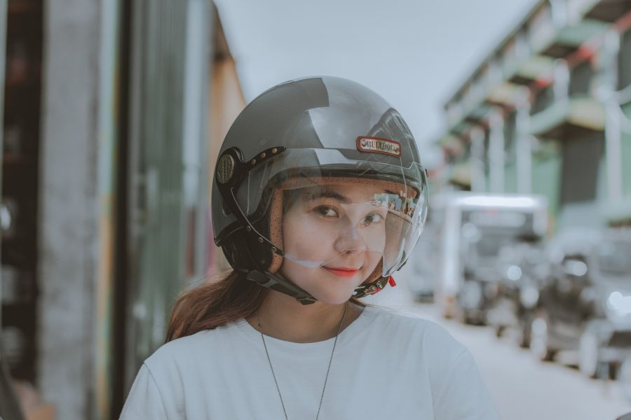 Nón bảo hiểm giúp nhân viên tham gia giao thông an toàn